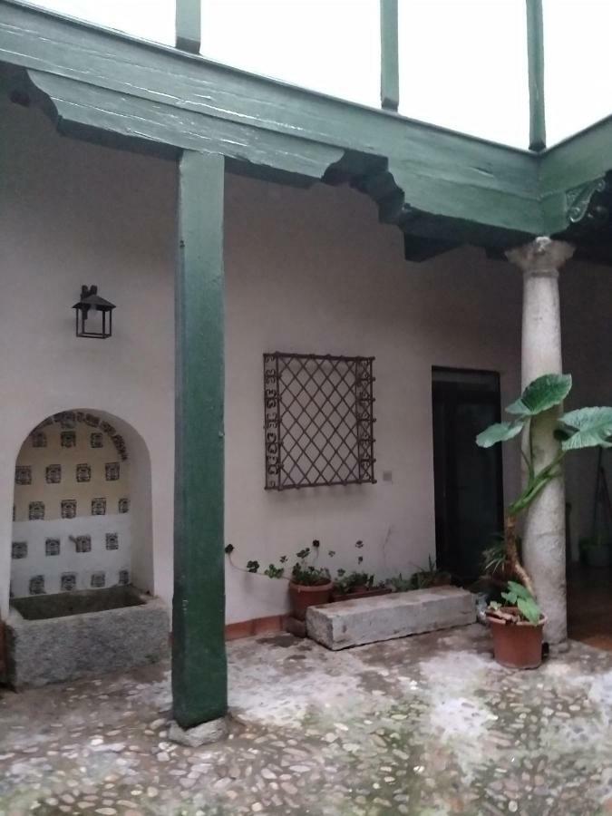 El Patio Del Convento Apartment Толедо Екстериор снимка