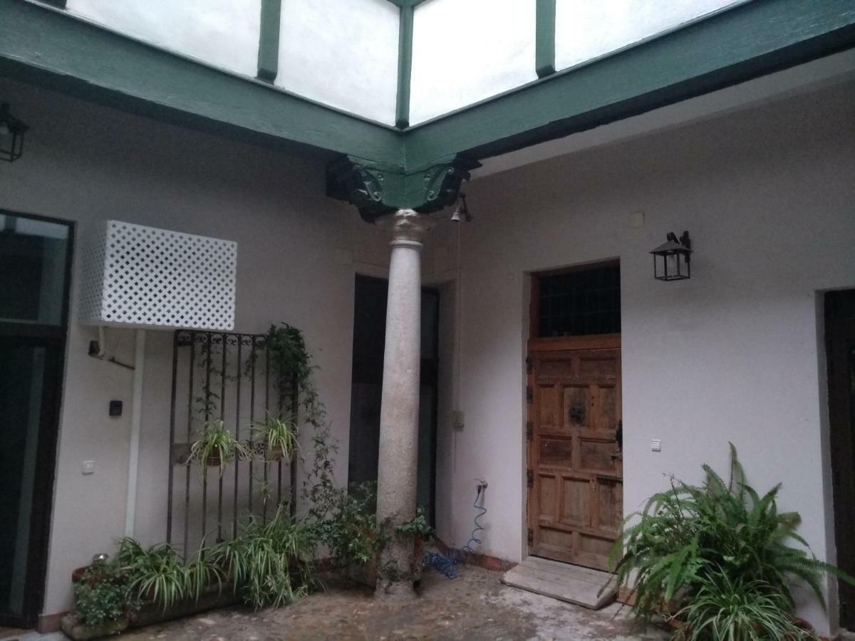 El Patio Del Convento Apartment Толедо Екстериор снимка