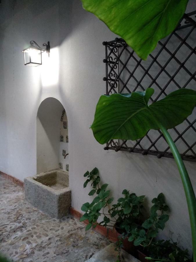 El Patio Del Convento Apartment Толедо Екстериор снимка