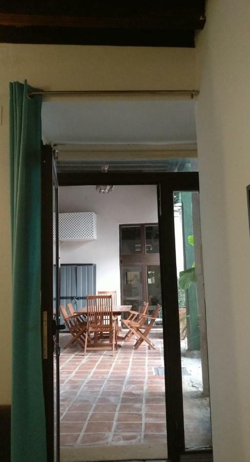 El Patio Del Convento Apartment Толедо Екстериор снимка