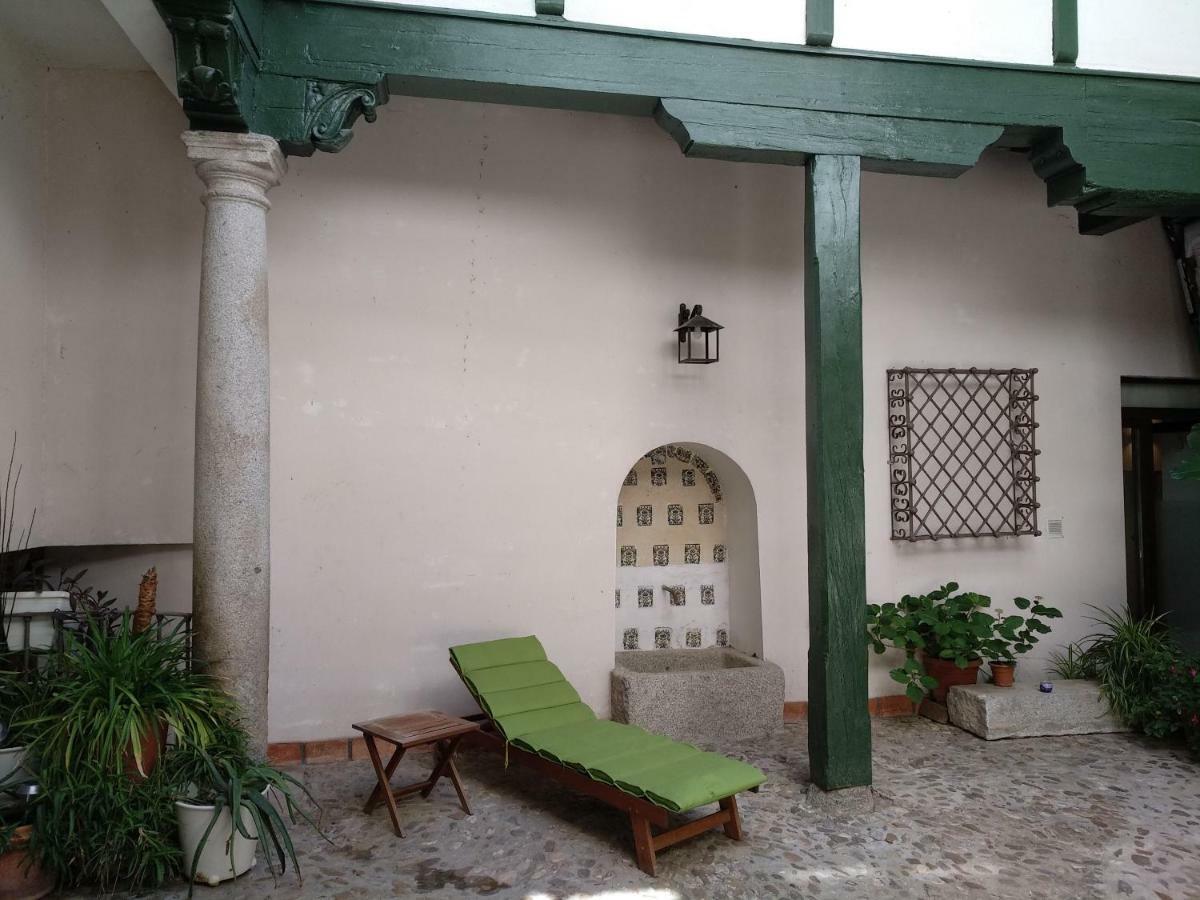 El Patio Del Convento Apartment Толедо Екстериор снимка